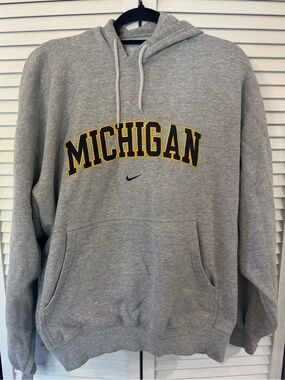 Vintage Y2K Nike Michigan Gray Hooded Sweatshirt